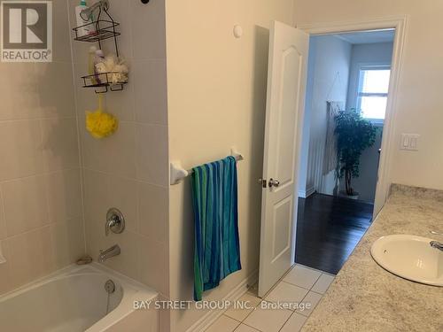 27 Palace Street, Thorold, ON - Indoor Photo Showing Bathroom