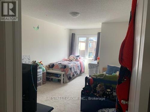 27 Palace Street, Thorold, ON - Indoor Photo Showing Bedroom