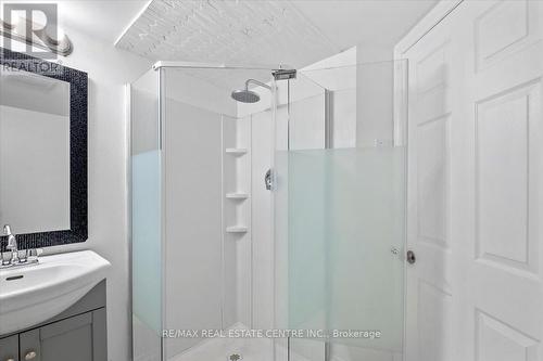 11 - 7 Atessa Drive, Hamilton (Ryckmans), ON - Indoor Photo Showing Bathroom