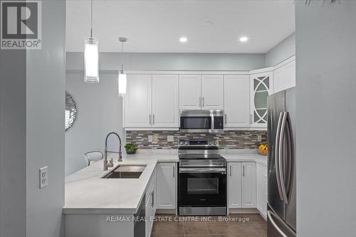 11 - 7 Atessa Drive, Hamilton, ON - Indoor Photo Showing Kitchen With Stainless Steel Kitchen With Upgraded Kitchen