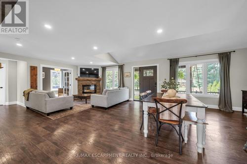 1793 Balfour Street, Pelham, ON - Indoor Photo Showing Living Room With Fireplace