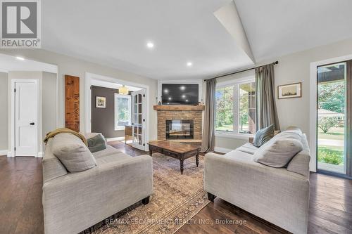 1793 Balfour Street, Pelham, ON - Indoor Photo Showing Living Room With Fireplace