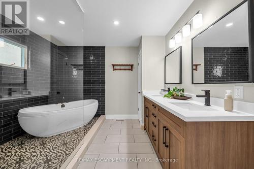 1793 Balfour Street, Pelham, ON - Indoor Photo Showing Bathroom