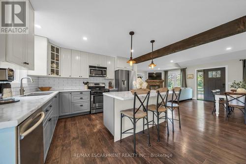 1793 Balfour Street, Pelham, ON - Indoor Photo Showing Kitchen With Upgraded Kitchen