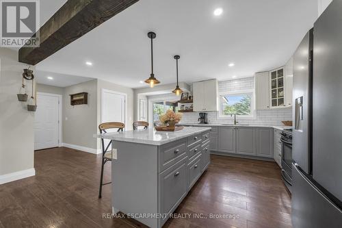 1793 Balfour Street, Pelham, ON - Indoor Photo Showing Kitchen With Upgraded Kitchen