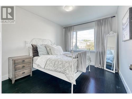 648 Burns Street, Penticton, BC - Indoor Photo Showing Bedroom