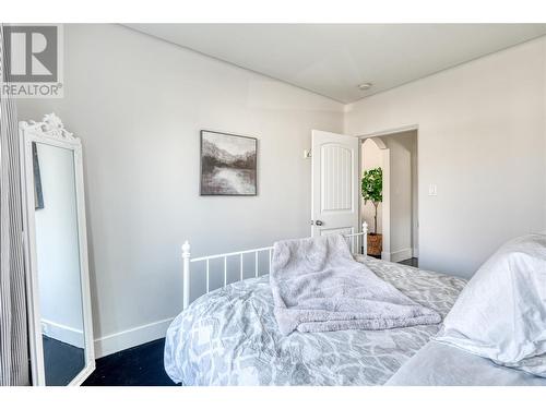 648 Burns Street, Penticton, BC - Indoor Photo Showing Bedroom