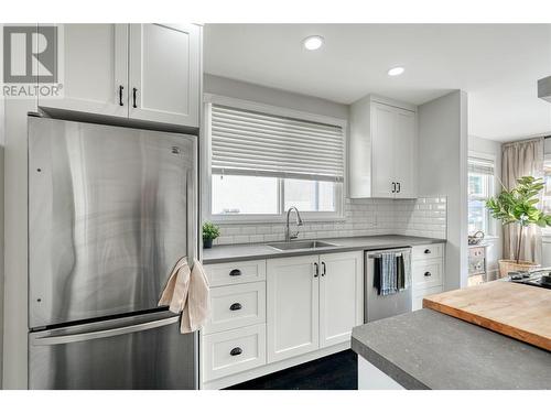 648 Burns Street, Penticton, BC - Indoor Photo Showing Kitchen