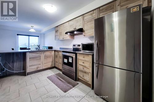 41 Cooke Avenue, Brantford, ON - Indoor Photo Showing Kitchen