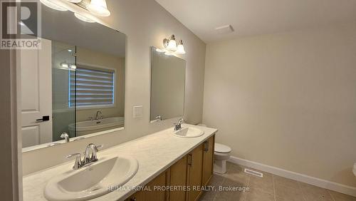 246 O'Neil Street, Peterborough, ON - Indoor Photo Showing Bathroom