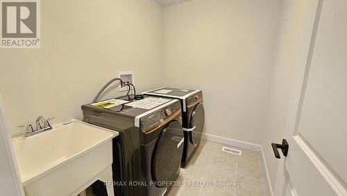 246 O'Neil Street, Peterborough, ON - Indoor Photo Showing Laundry Room