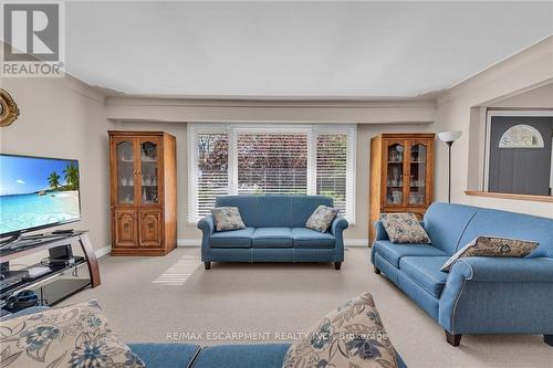 122 Rainbow Drive, Hamilton (Corman), ON - Indoor Photo Showing Living Room