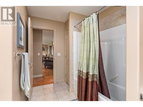 3373 Merlot Way, West Kelowna, BC - Indoor Photo Showing Bathroom