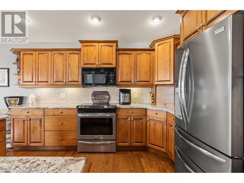 3373 Merlot Way, West Kelowna, BC - Indoor Photo Showing Kitchen