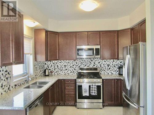 28 Scenic Ridge Gate, Brant (Paris), ON - Indoor Photo Showing Kitchen With Stainless Steel Kitchen With Double Sink With Upgraded Kitchen