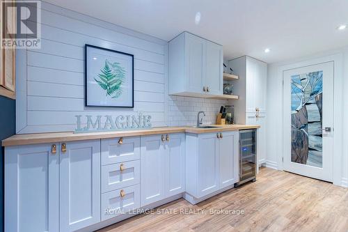 291 Appleby Road, Hamilton (Ancaster), ON - Indoor Photo Showing Kitchen