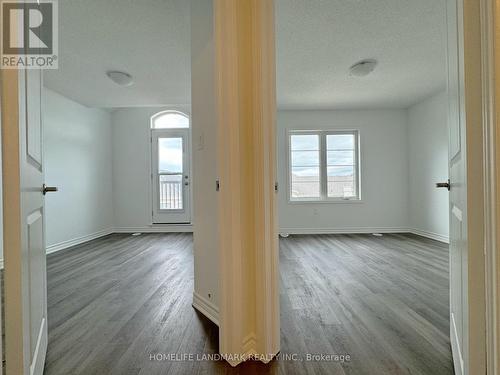 1911 Thames Circle, Milton, ON - Indoor Photo Showing Other Room