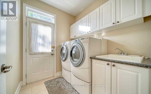 2239 Devonshire Crescent, Oakville (West Oak Trails), ON - Indoor Photo Showing Laundry Room