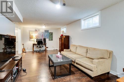 463 Wicklow Road, Burlington (Shoreacres), ON - Indoor Photo Showing Living Room