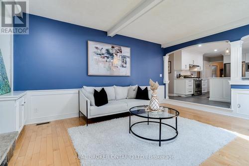 463 Wicklow Road, Burlington (Shoreacres), ON - Indoor Photo Showing Living Room