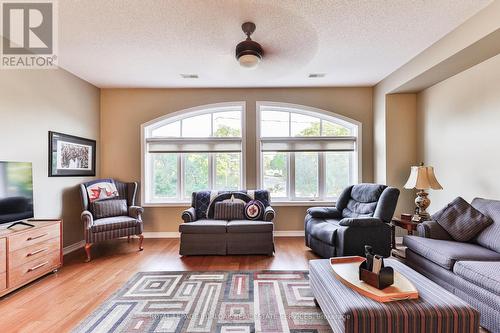 4 - 362 Plains Road E, Burlington, ON - Indoor Photo Showing Living Room