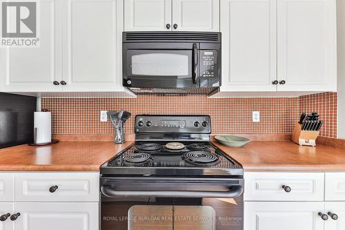 4 - 362 Plains Road E, Burlington, ON - Indoor Photo Showing Kitchen