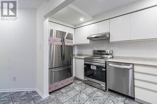 11 - 2920 Headon Forest Drive, Burlington (Headon), ON - Indoor Photo Showing Kitchen