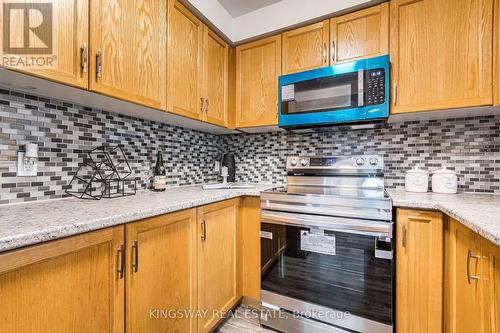 8 - 2880 Headon Forest Drive, Burlington (Headon), ON - Indoor Photo Showing Kitchen