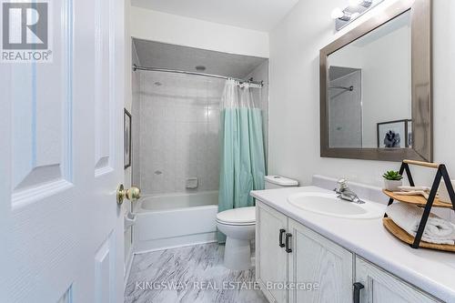 8 - 2880 Headon Forest Drive, Burlington (Headon), ON - Indoor Photo Showing Bathroom