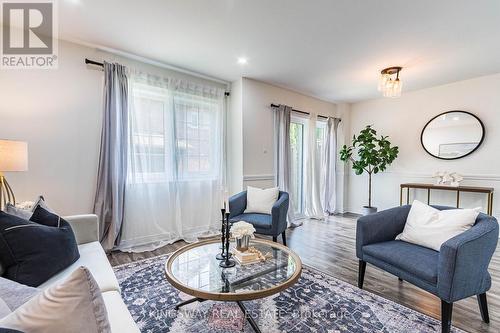 8 - 2880 Headon Forest Drive, Burlington (Headon), ON - Indoor Photo Showing Living Room