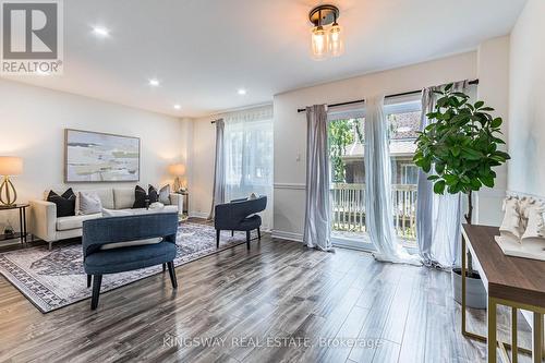 8 - 2880 Headon Forest Drive, Burlington (Headon), ON - Indoor Photo Showing Living Room