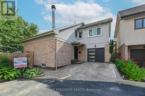 11 - 11 Pierpont Place, Mississauga, ON - Outdoor