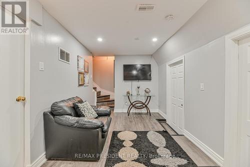 11 - 11 Pierpont Place, Mississauga, ON - Indoor