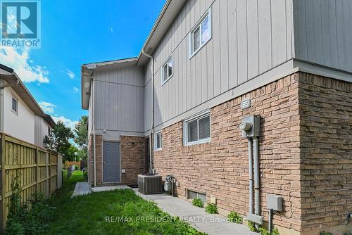 11 - 11 Pierpont Place, Mississauga (Meadowvale), ON - Outdoor With Exterior