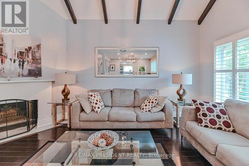 11 - 11 Pierpont Place, Mississauga (Meadowvale), ON - Indoor Photo Showing Living Room With Fireplace