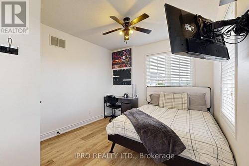 78 Cedarville Drive, Hamilton, ON - Indoor Photo Showing Bedroom