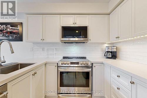 78 Cedarville Drive, Hamilton (Stoney Creek Mountain), ON - Indoor Photo Showing Kitchen With Upgraded Kitchen