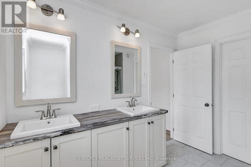 308 Trudeau Crescent, Russell, ON - Indoor Photo Showing Bathroom