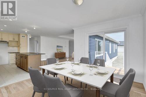 308 Trudeau Crescent, Russell, ON - Indoor Photo Showing Dining Room