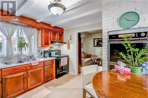 5371 Huron Street, Niagara Falls, ON - Indoor Photo Showing Kitchen With Double Sink