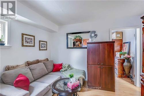 5371 Huron Street, Niagara Falls, ON - Indoor Photo Showing Living Room