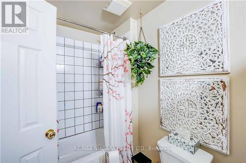 5371 Huron Street, Niagara Falls, ON - Indoor Photo Showing Bathroom