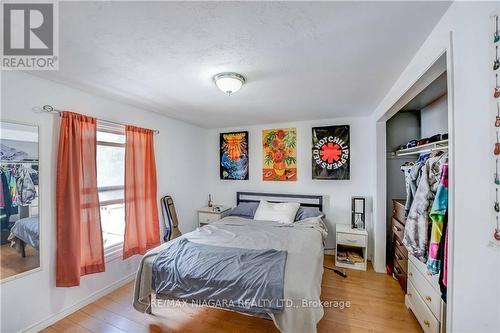 5371 Huron Street, Niagara Falls, ON - Indoor Photo Showing Bedroom