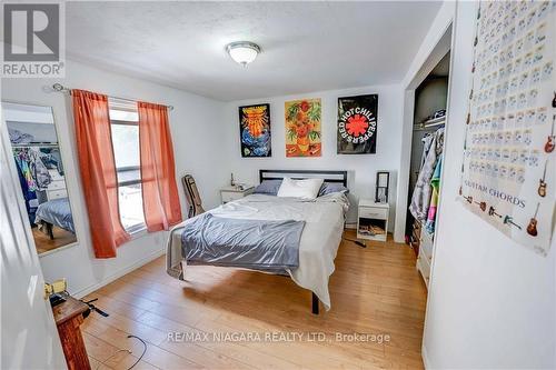 5371 Huron Street, Niagara Falls, ON - Indoor Photo Showing Bedroom