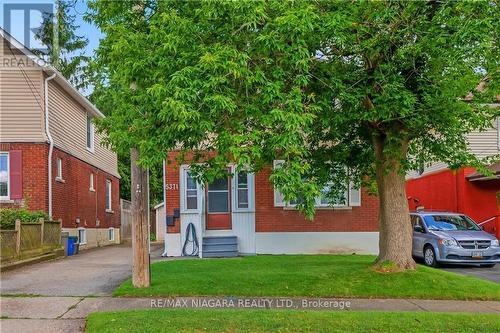 5371 Huron Street, Niagara Falls, ON - Outdoor