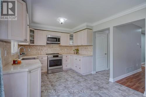 351 Rutherford Road N, Brampton, ON - Indoor Photo Showing Kitchen