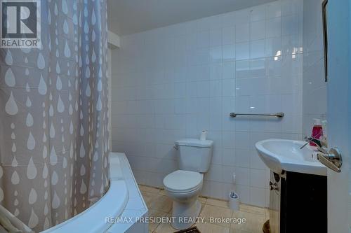 351 Rutherford Road N, Brampton, ON - Indoor Photo Showing Bathroom