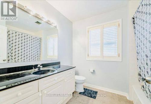 6 Mistybrook Crescent, Brampton (Fletcher'S Meadow), ON - Indoor Photo Showing Bathroom