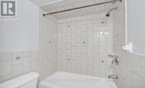 6 Mistybrook Crescent, Brampton (Fletcher'S Meadow), ON - Indoor Photo Showing Bathroom