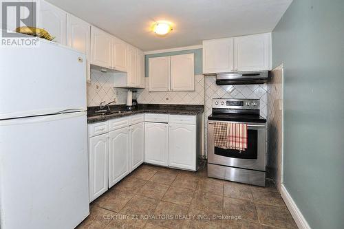 51 Ridge Road, Toronto (Downsview-Roding-Cfb), ON - Indoor Photo Showing Kitchen